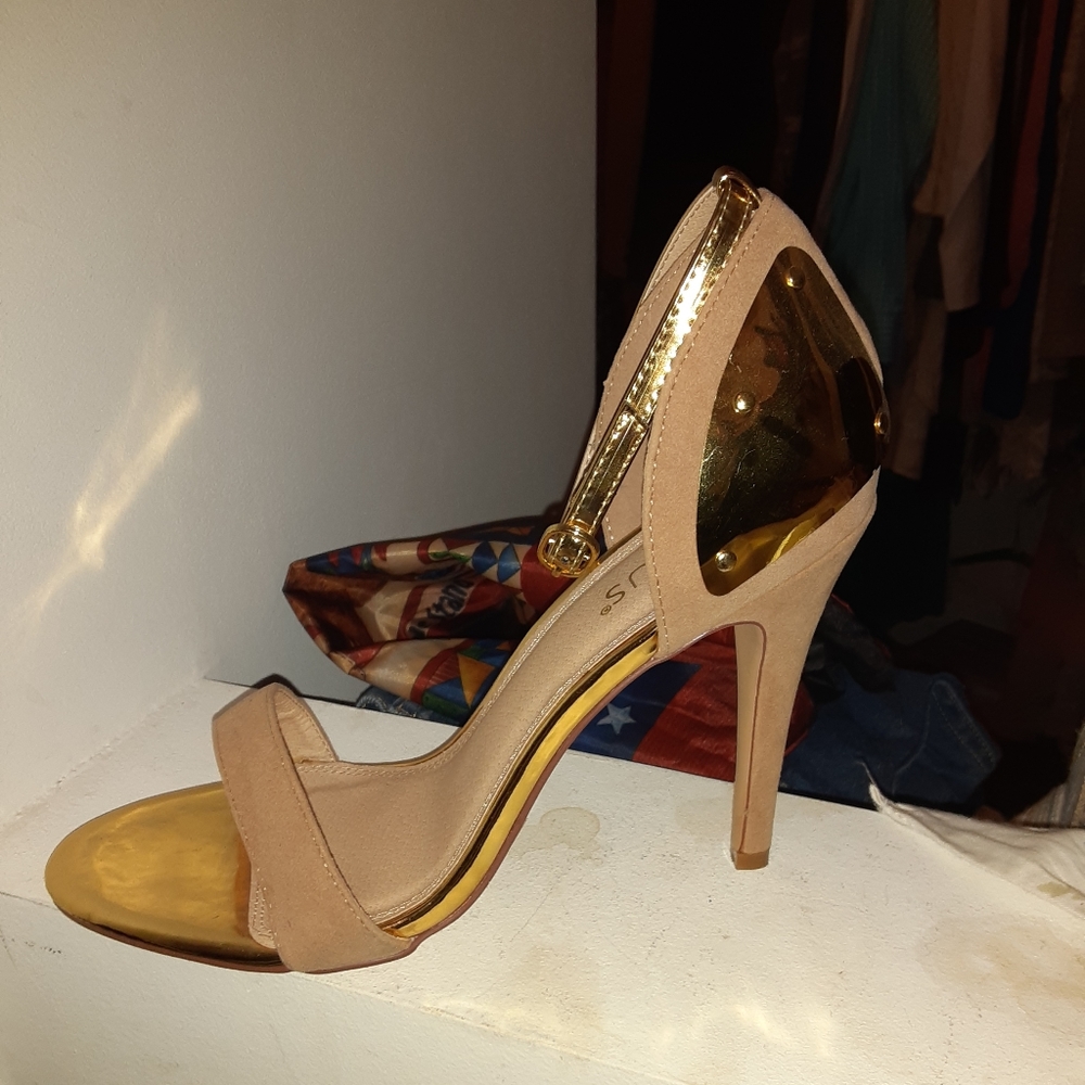Biegel and gold heels (#5)